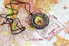 Handheld Compass with Liquid-Filled Needle – Navigate with Confidence