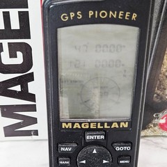 Magellan GPS Pioneer Satellite Navigator w/Box Manual Tested Vintage 2AA