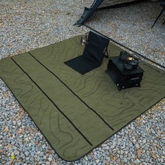 Outdoor Picnic Blanket with Soft Velvet Fabric for Comfortable Relaxation