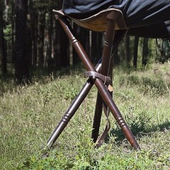 Outdoor Walking Stick Natural Wood Tripod Stool with Leather Seat Waking Cane