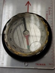 “Coleman” Compass Camping Tool Magnifier Ruler Clear Brass No Batteries Needed