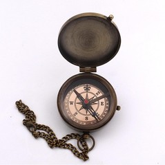 Vintage Brass Compass with Engraved Quote – “Go Confidently in The Direction of