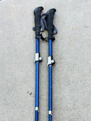 Set of Trekology Folding Trekking Poles 110-130CM Blue W/Bag – 11J