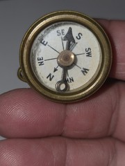 Antique Vintage Brass Marbles Gladestine Muchigan Pin Compass