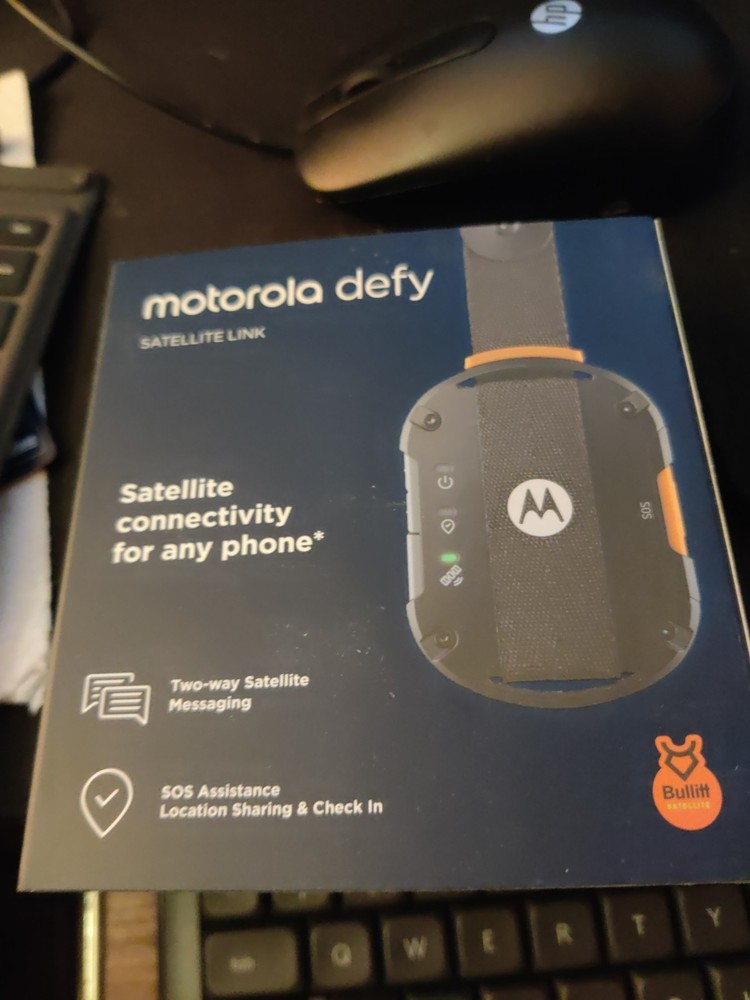 Motorola Defy Satellite Handheld GPS Global Communicator Link