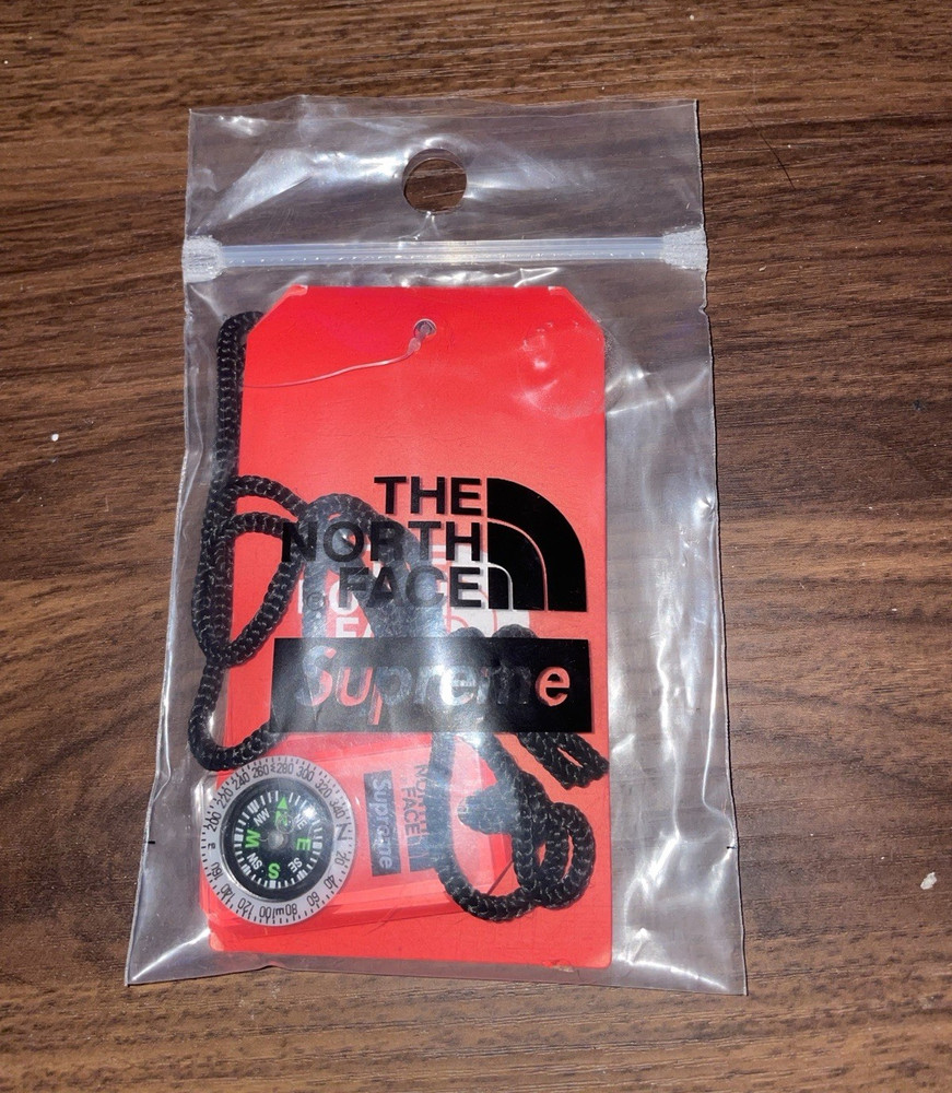 The North Face x Supreme Plastic Compass Pendant on Cord/Lanyard Clear/Black