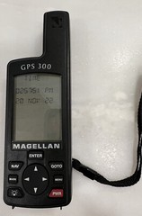 Magellan Handheld GPS 300 2.2-Inch Portable Satellite GPS Navigator TESTED – NOS