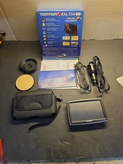 TOMTOM XXL 550 TM 5 INCH PORTABLE GPS NAVIGATOR LIFETIME TRAFFIC MAPS EDITION