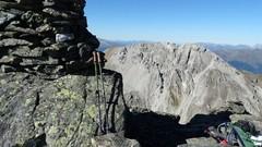 Hiking Poles – Aluminium with Cork Handles and Flip Lock for Trekking, Mountaineering