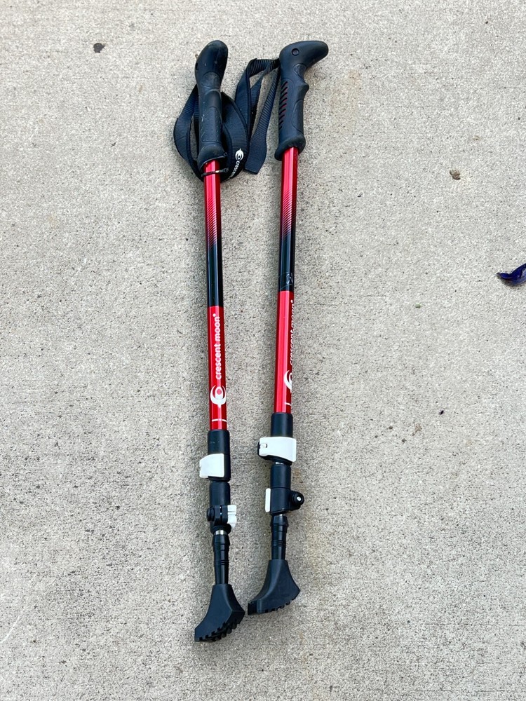 Set of Crescent Moon Trekking Poles 100-135CM Red .. 10G