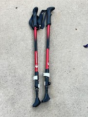 Set of Crescent Moon Trekking Poles 100-135CM Red .. 10G