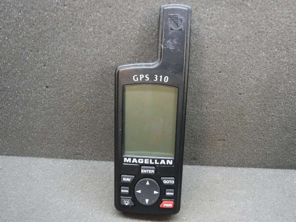Magellan, GPS 310, GPS (Used) ** Powers on **