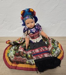 Play doll doll Hungarian costume doll 29 cm Vintage