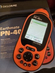DeLorme Earthmate PN-40 Handheld GPS W Connector Manual CDs TESTED & WORKING