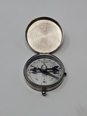 🔥 Vintage PIC Brass Compass – With Lock and Direction Arrow – Made in Germany