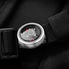 Mini Lightweight Wrist Compass For Survival Camping Outdoor Tool Accessory