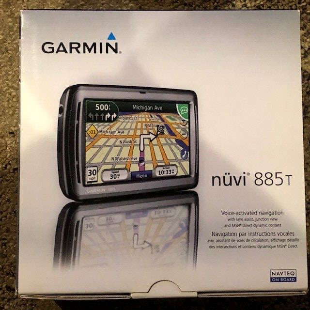 Garmin Nuvi 885T 4.3-Inch Widescreen Bluetooth Portable GPS Navigator NEW