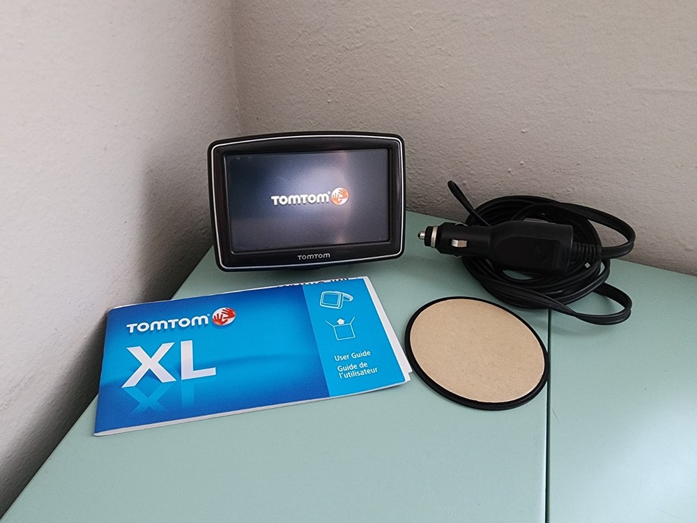 TomTom XL 350 GPS Navigation System Model N14644 Bundle Lot – Tested & Working!