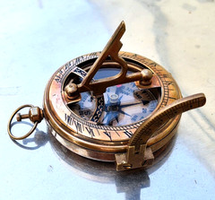 Lot of 40 Brass Sundial Push Button Pocket Compass Camping Hiking Outdoor Gear