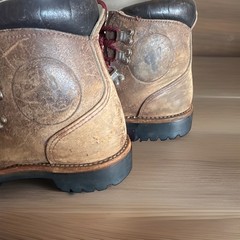 Vasque Vintage Brown Leather Lace-Up Hiking Boots w/ Red/Black Laces, Lug Sole