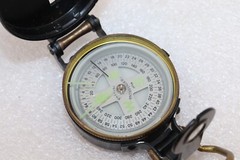 Vintage Precise Pathfinder Liquid Filled Pocket Compass JAPAN Metal Case, Black