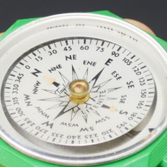 Taylor LITENITE Bakelite Plastic Pocket Compass 2″ vintage DECO RETRO GREEN!!