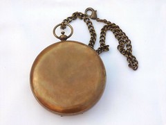 Brass Sundial Compass with Leather Case and Chain – Push Open Compass