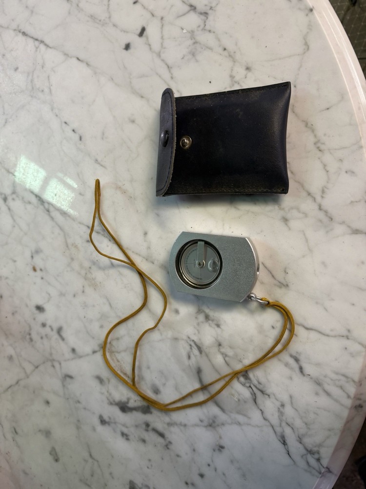 Vintage SUUNTO Clinometer Compass Finland W/ Case Cosine Table Survey Compass