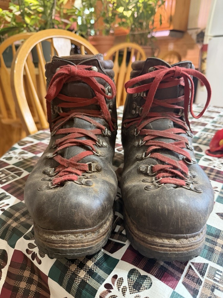 LOWA VINTAGE HIKING BOOTS SIZE 10 Men’s