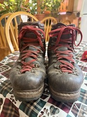 LOWA VINTAGE HIKING BOOTS SIZE 10 Men’s