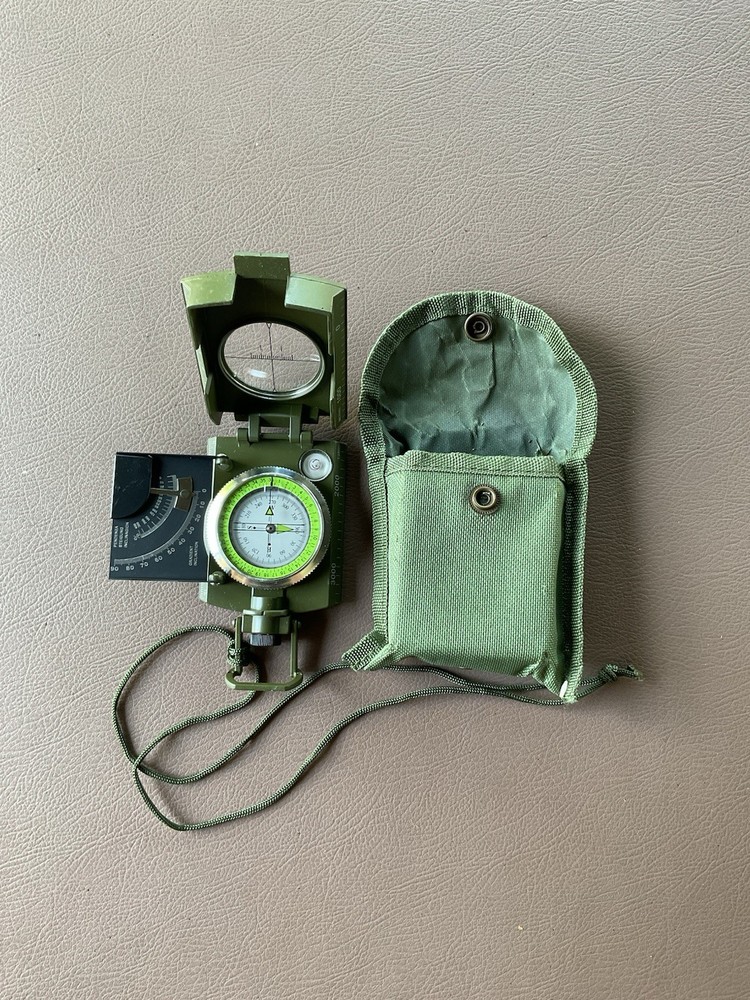 High Accuracy Waterproof Military Compass with Carrying Bag.