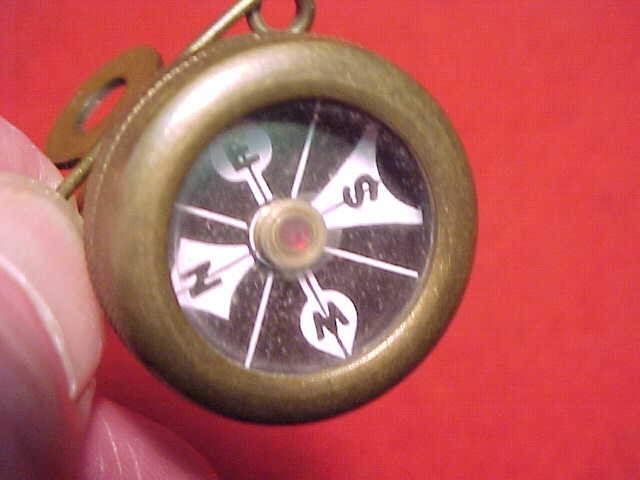 VINTAGE MARBLES GLADSTONE,MI ~ POCKET/PIN ON COMPASS ~ ESTATE ITEM