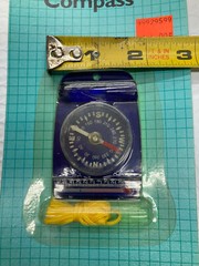POCKET SIZE COMPASS W/CELSIUS THERMOMETER (NEW)