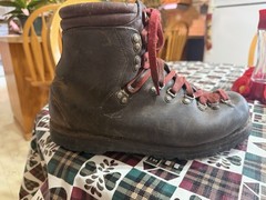 LOWA VINTAGE HIKING BOOTS SIZE 10 Men’s
