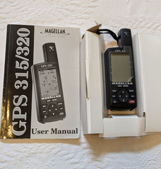MAGELLAN GPS 315 Handheld Outdoor Navigation and Carry Case