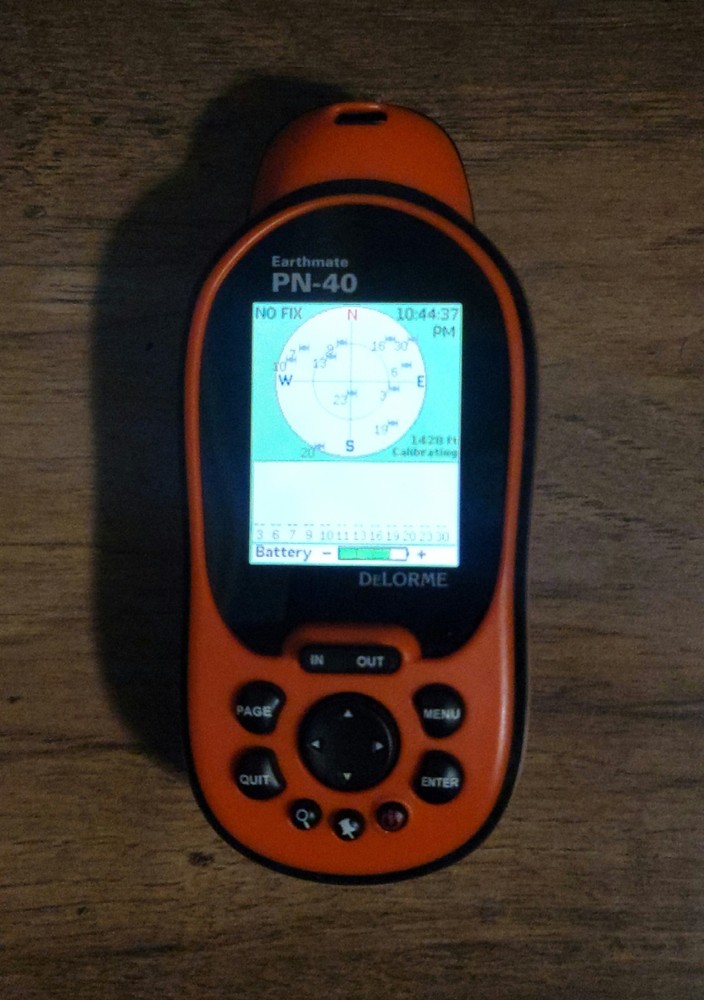 Delorme Earthmate PN-40 Color Screen Handheld Navigation Good Condition Tested