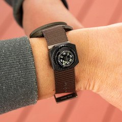Sun Company Slip-On Wrist Compass – Easy-To-Read Compass for Watch Band or Parac