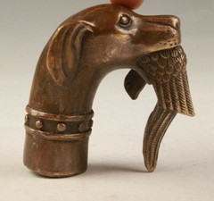 RARE VICTORIAN OLD BRONZE HAND CARVED DOG BITE BIRD STATUE WALKING STICK HEAD