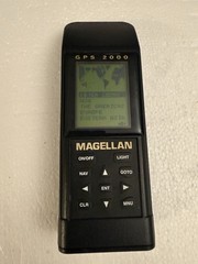 MAGELLAN GPS 2000 HANDHELD SATELLITE NAVIGATOR VINTAGE 90S POCKET GEOCACHING