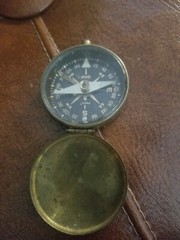 Vintage Japan Brass Pic Pocket Compass In Box. Model 731. Locking Arrow. Q14