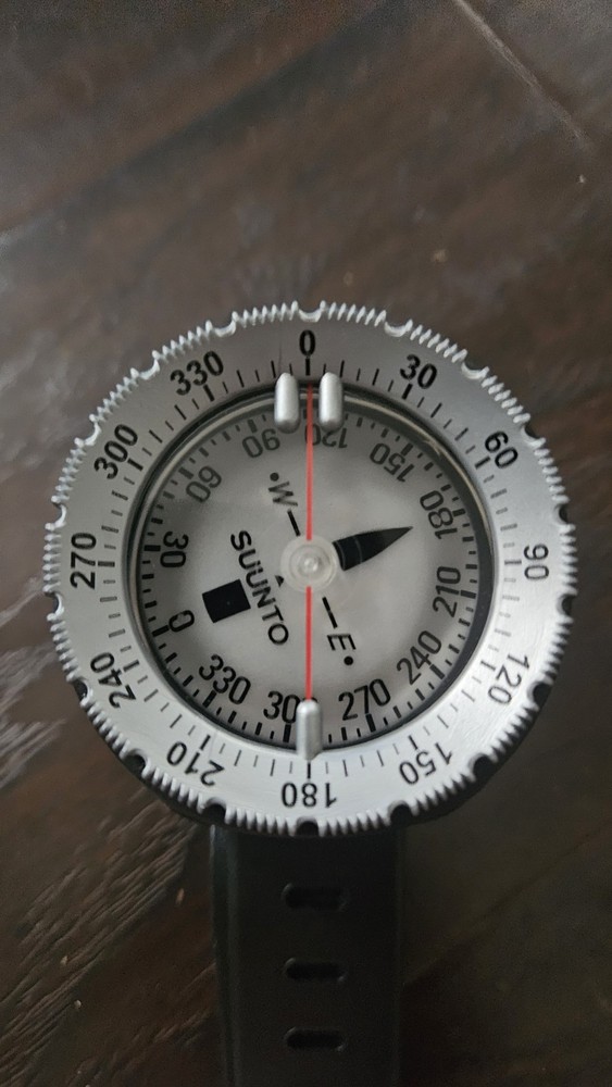 Suunto Underwater Wrist Compass. NO AIR BUBBLES. Clean. Finland. Compass Only