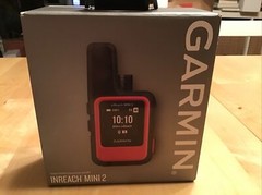 Garmin inReach Mini 2 Satellite Communicator – Flame Red Bundle With Power Bank