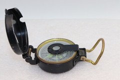 Vintage Precise Pathfinder Liquid Filled Pocket Compass JAPAN Metal Case, Black