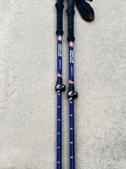 Set of Go Plus Aluminum Trekking Poles 110-135CM .. 50A