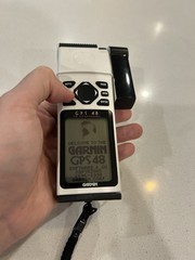 Garmin GPS 48 Vintage Handheld 12 Channels White Personal Navigator – w/Case