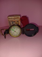Engineers Lensatic Directional Compass by World Famous No 114 w/ Box