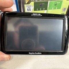 Magellan RoadMate 5145T-LM 5″ GPS Navigation System Bundle