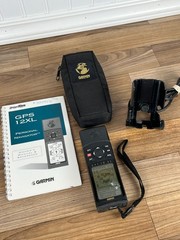 Garmin GPS 12XL Handheld 12 Channel Navigator Mapping Hiking Tracking