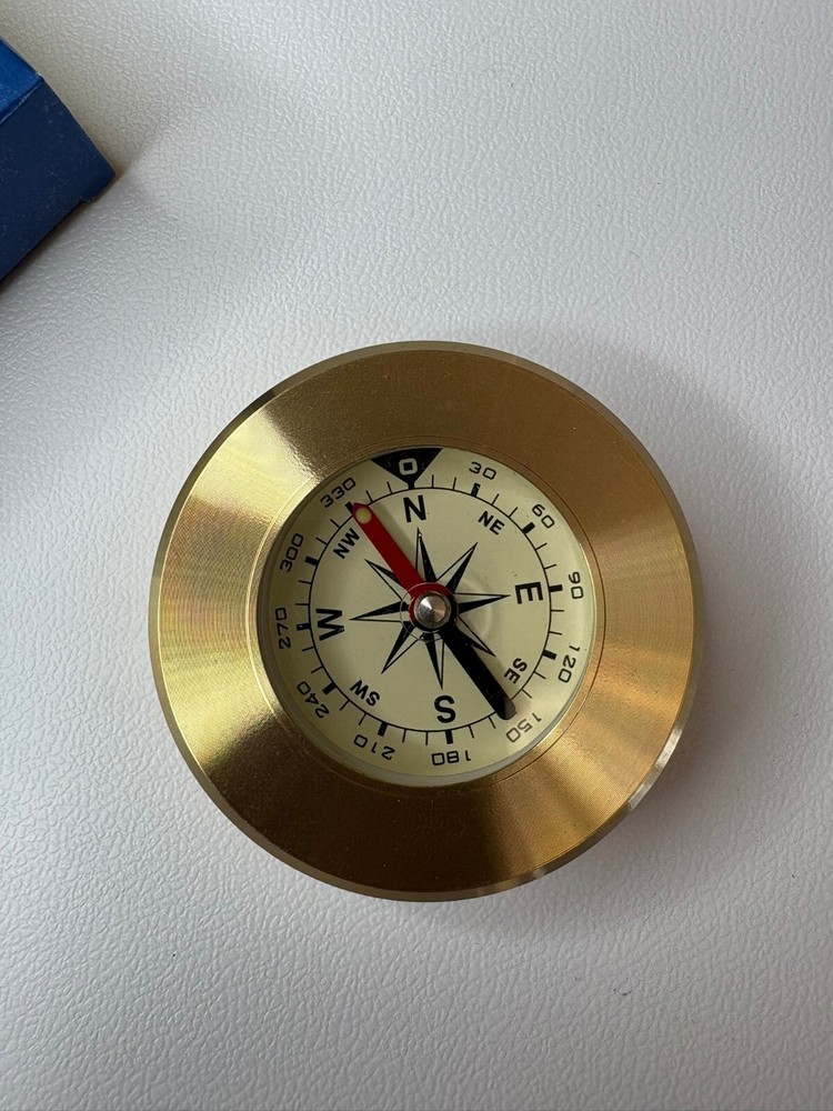 METAL COMPASS
