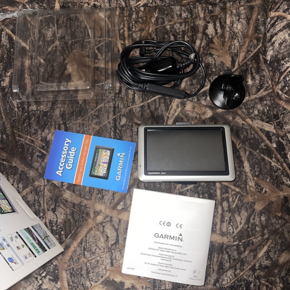 Garmin Nuvi 1450T 5″ GPS USA Canada Maps Traffic Vehicle Auto Mount Bundle